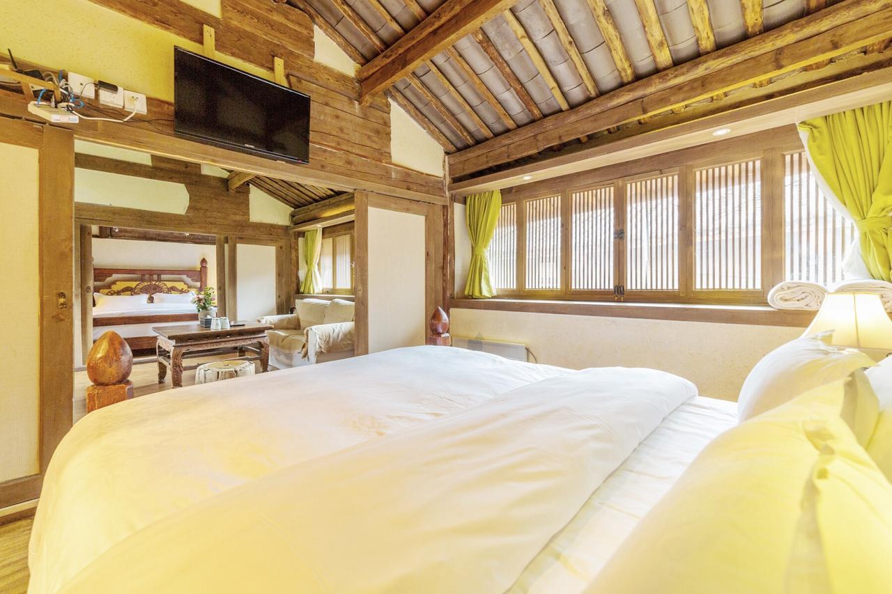 Lijiang Shuhe Yuefeng Resort Hotel Esterno foto